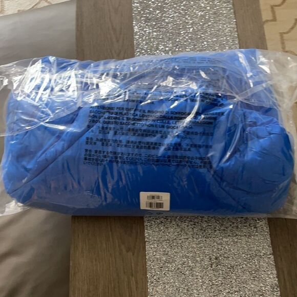 YEEZY GAP ROUND‎ JACKET blue LARGE NEW puffer MENS - Picture 5 of 9